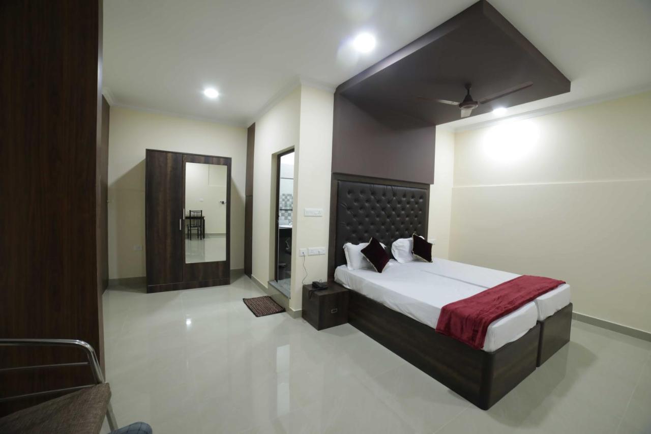 Апарт отель Shivalaya Residency Thrissur Экстерьер фото